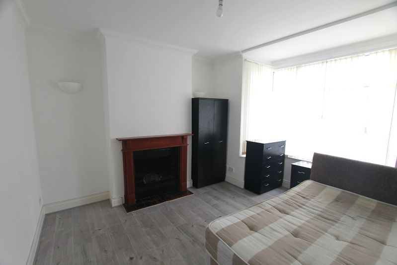 Property photo 2 of 9 Photo 12