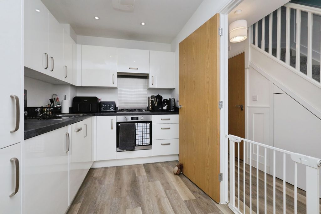 Property photo 3 of 24 Pbox-Img.Jpg