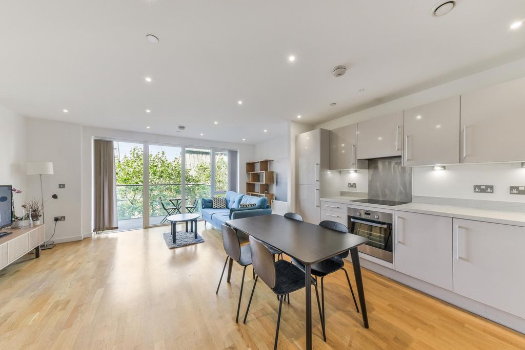 Property photo 1 of 6