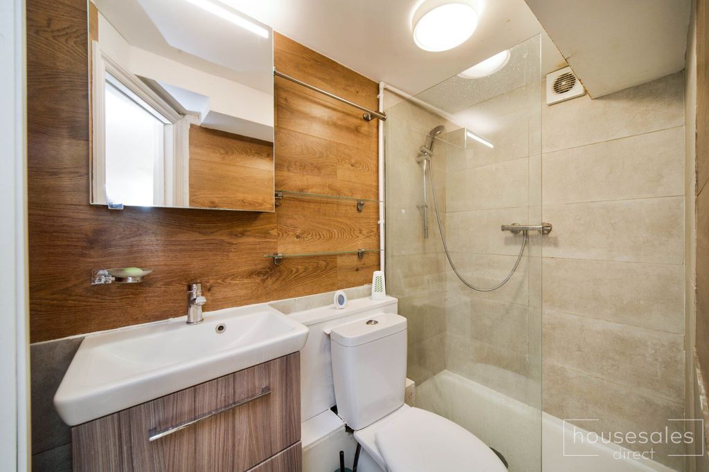 Property photo 3 of 5