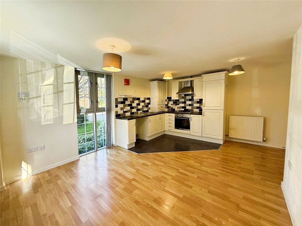 Property photo 2 of 8 Lounge Diner Kitchen