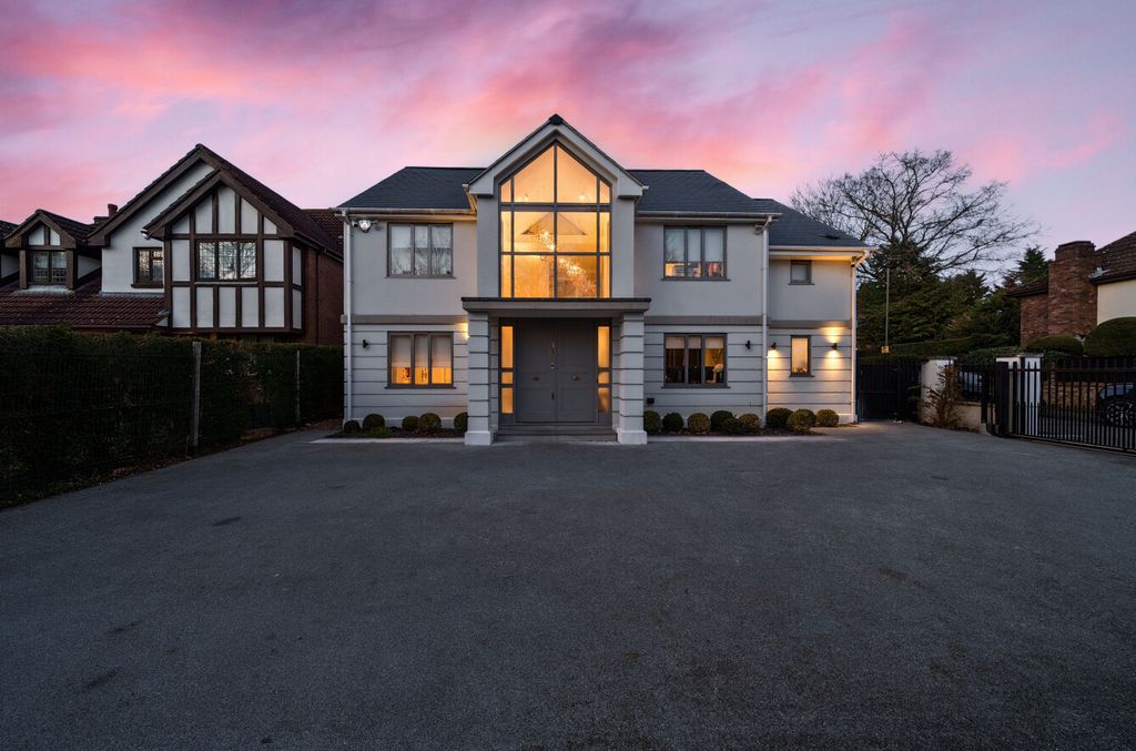 Property photo 2 of 41 1424583-12-699F50...