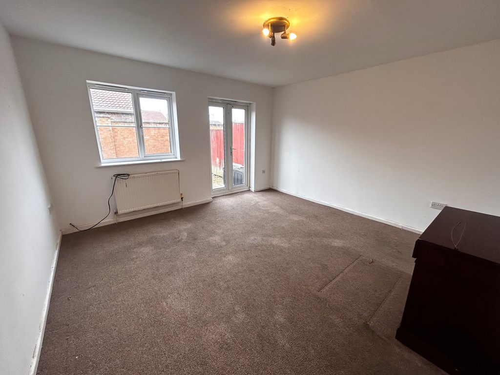 Property photo 2 of 7 Living Room