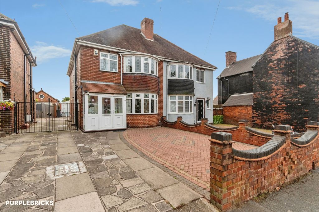 Property photo 3 of 32