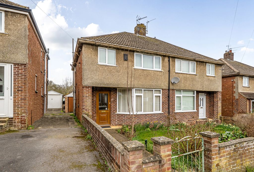 Property photo 1 of 11 1420253-1-69A0304...