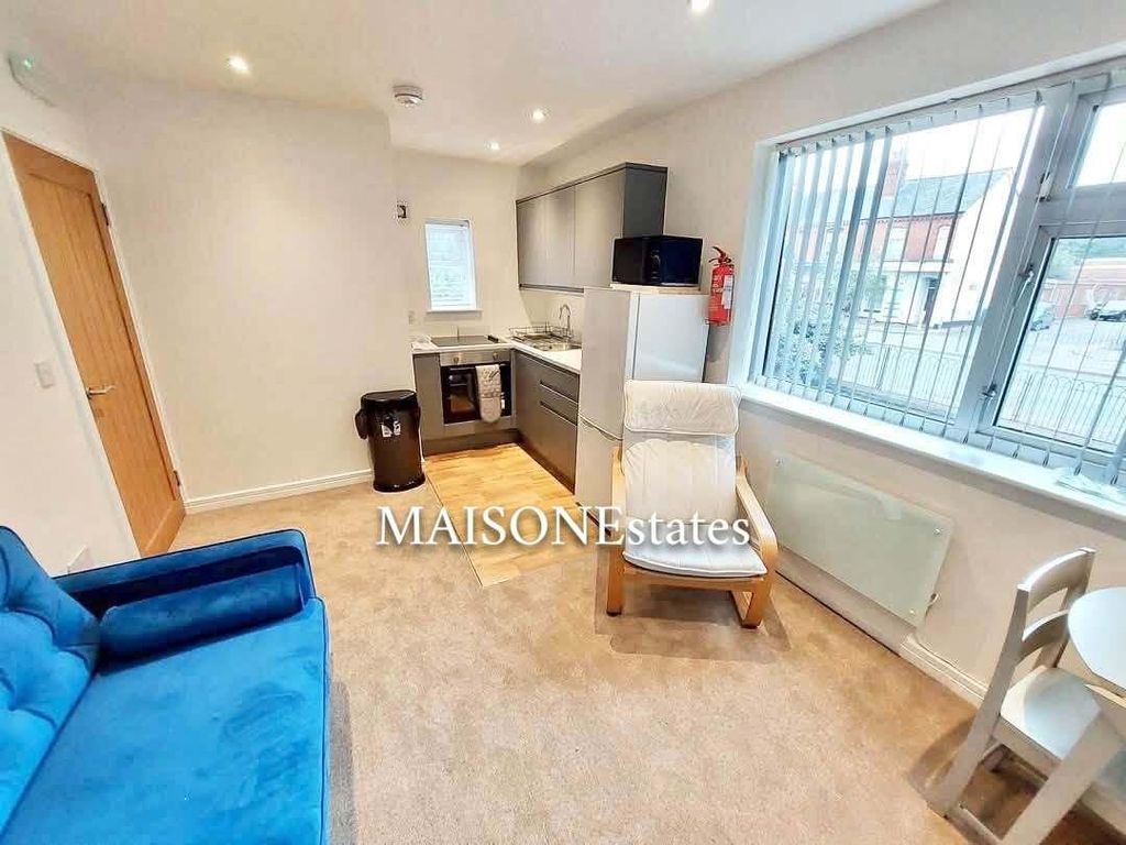 Property photo 1 of 5 Kitchen Lounge Photo.Jpg