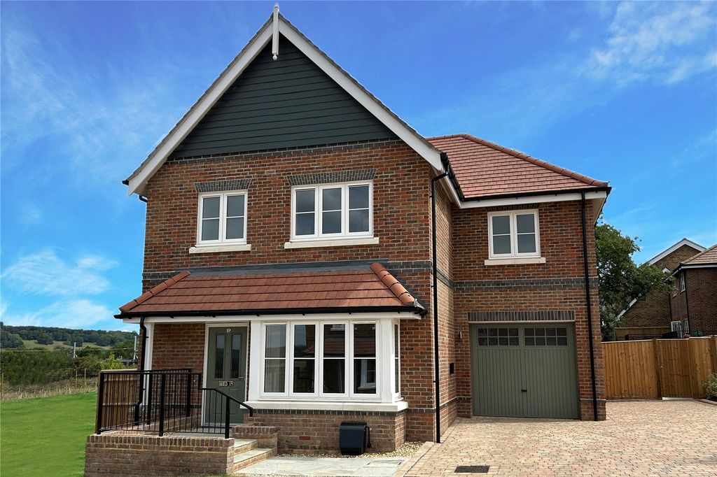 Property photo 3 of 9 External