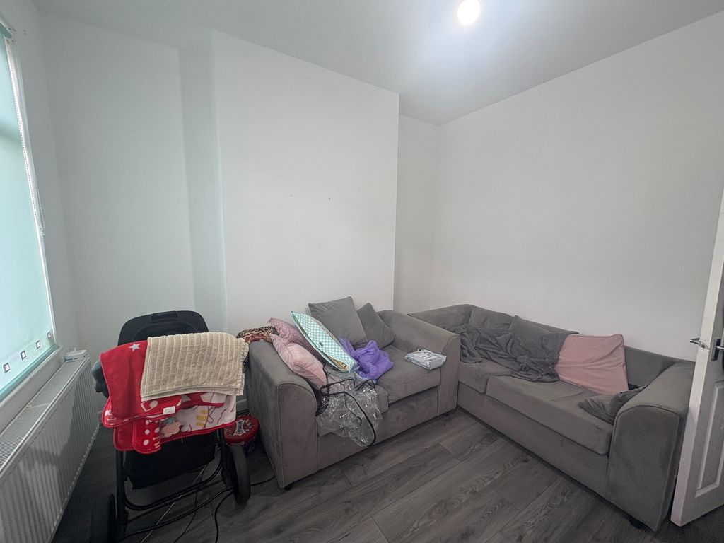 Property photo 3 of 10 Image