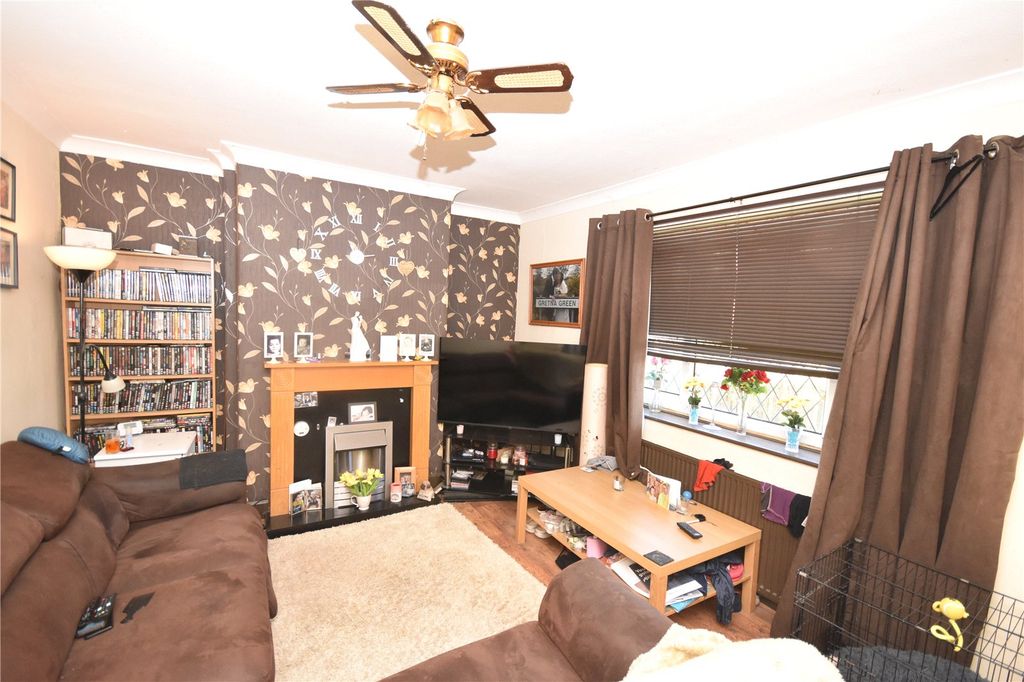 Property photo 2 of 16 Picture No. 11