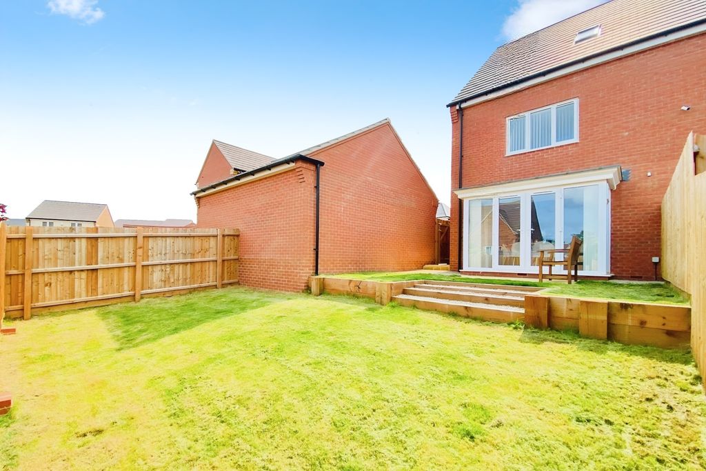 Property photo 2 of 30