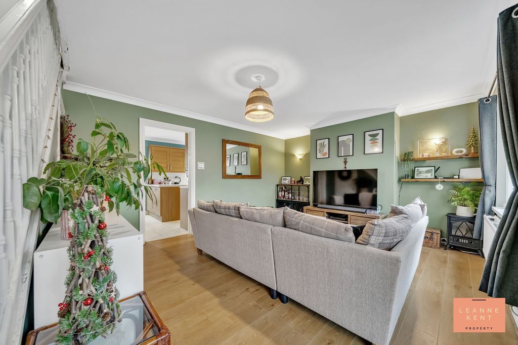 Property photo 2 of 30