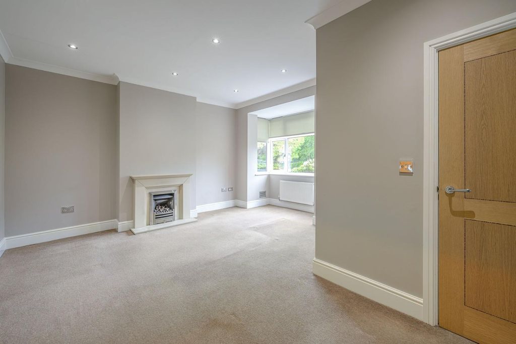 Property photo 2 of 33 Front Reception Room 1