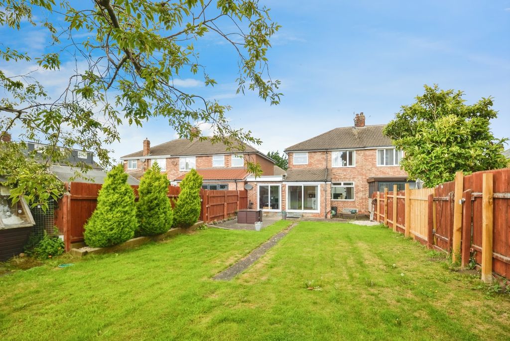 Property photo 2 of 17 Photo