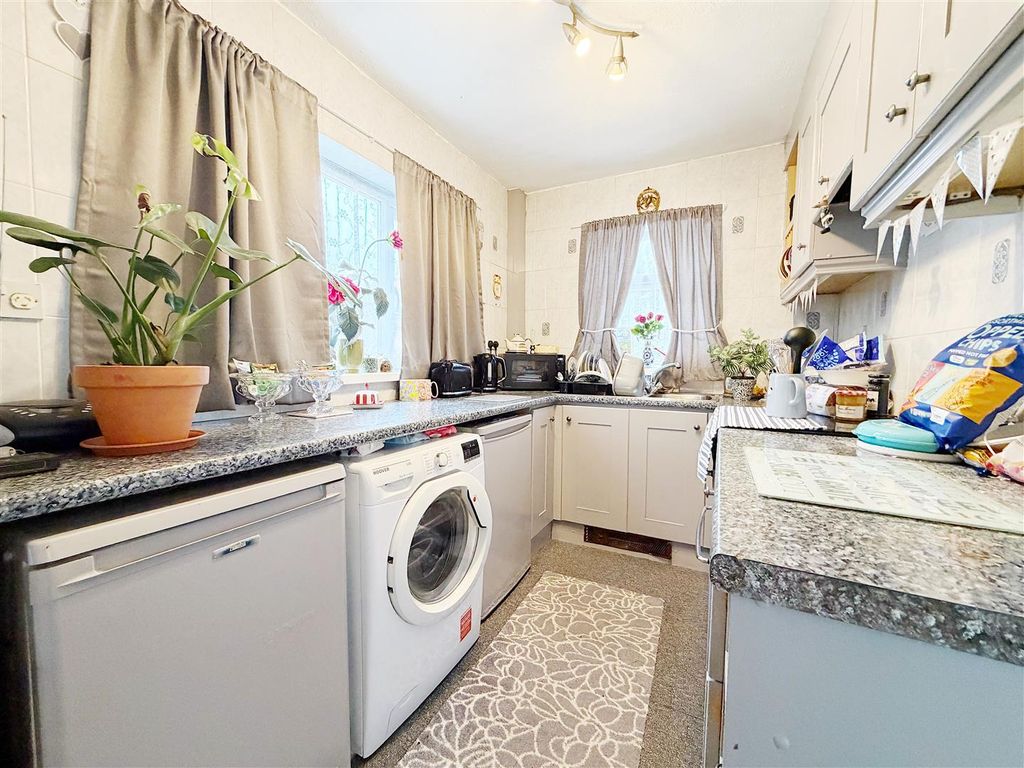 Property photo 2 of 12 Kitchen