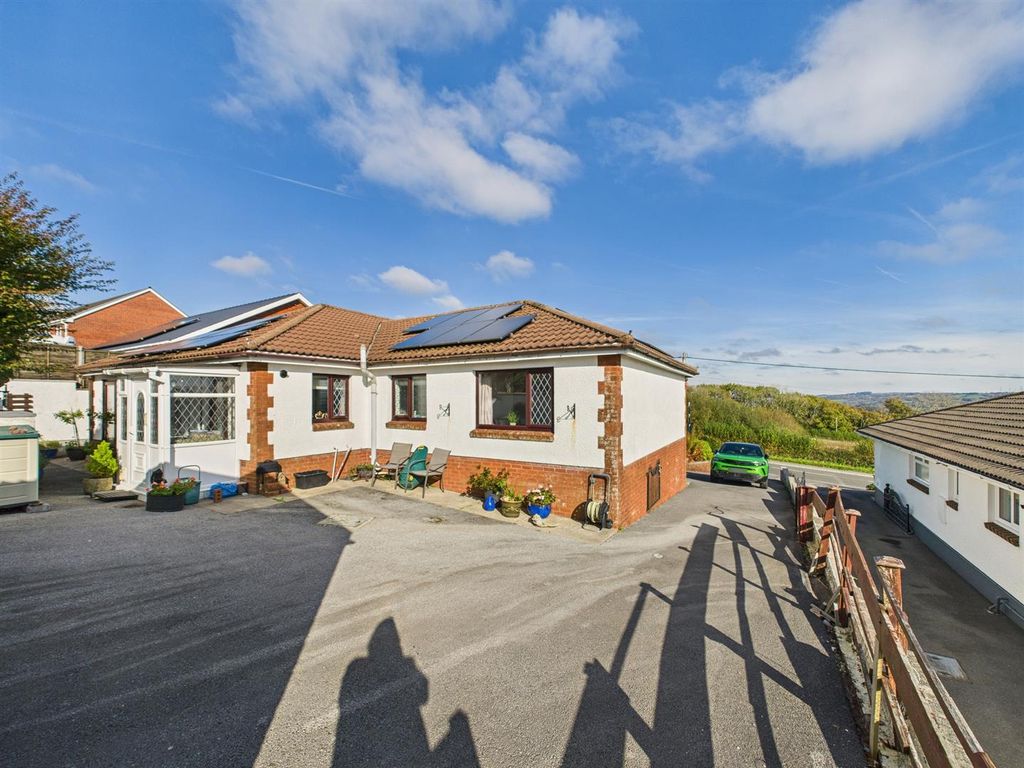 Property photo 3 of 19 Cam04045G0-Pr0033-Still025.Jpg