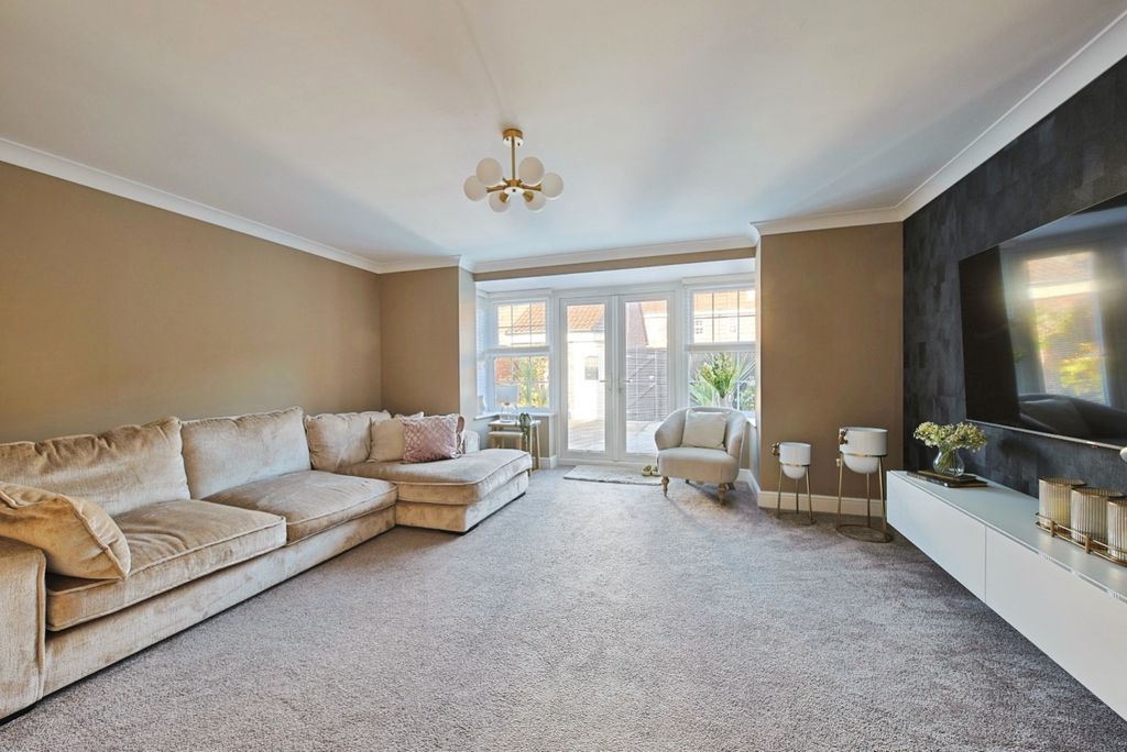 Property photo 2 of 14 4671016