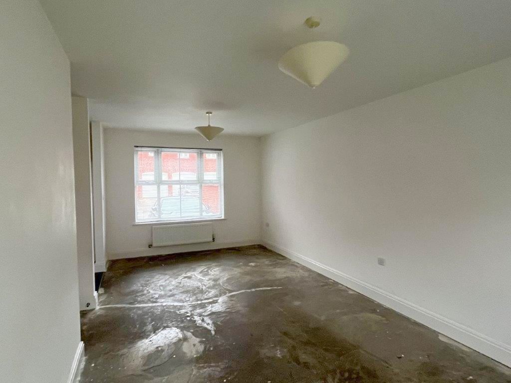 Property photo 3 of 9 Gallery