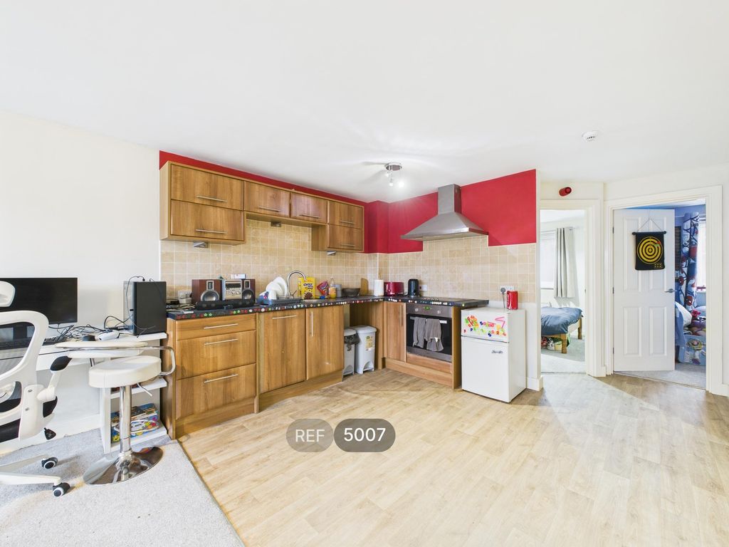 Property photo 2 of 6 Kitchen / Living Area