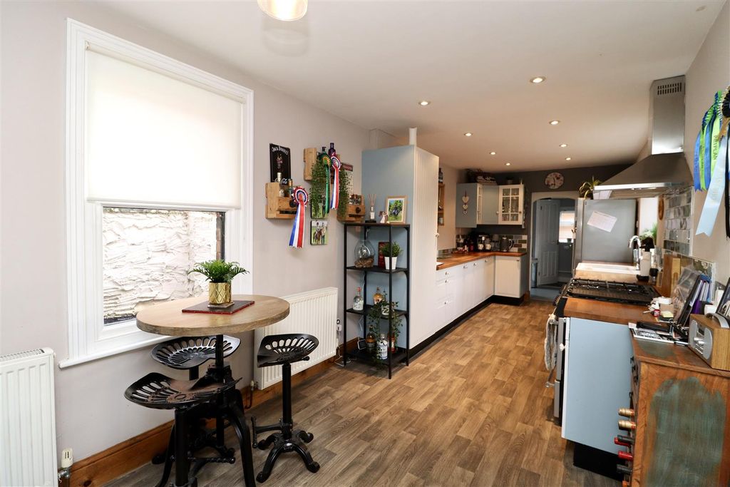 Property photo 3 of 13 Image00016.Jpeg