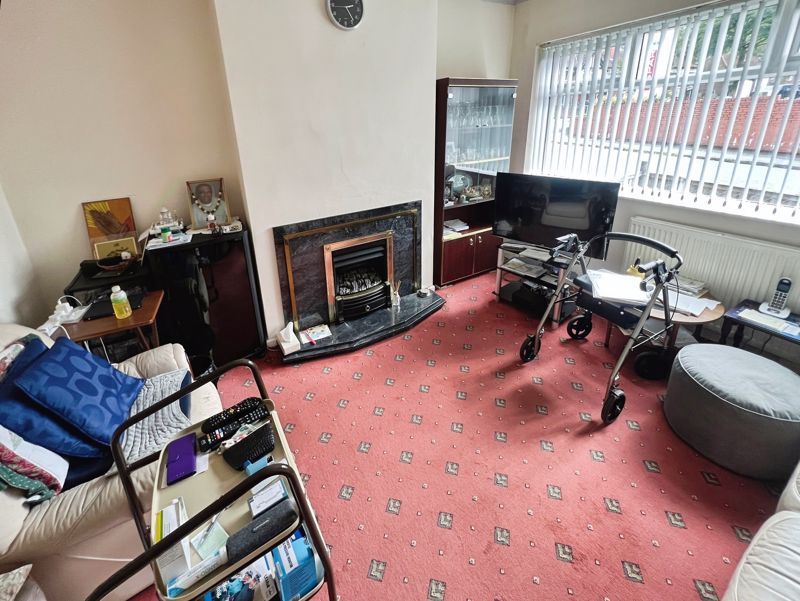 Property photo 3 of 12 Lounge