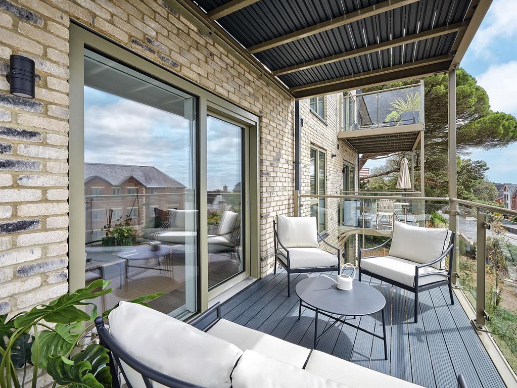 Property photo 2 of 9 Balcony.Jpg