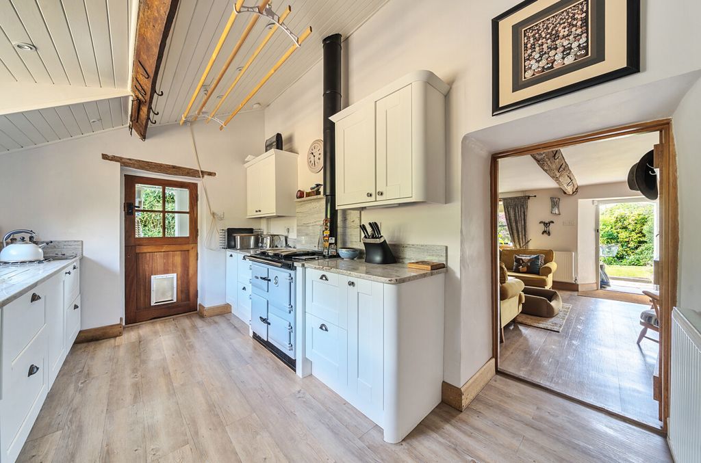 Property photo 3 of 29 Skilgate, Seddons