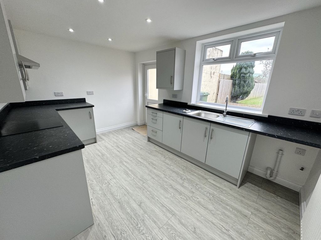 Property photo 3 of 13 Img_5748