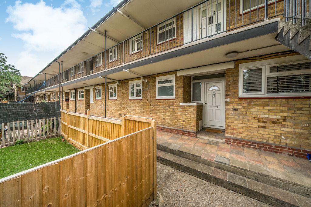 Property photo 1 of 16 1495546-15-6A622c...