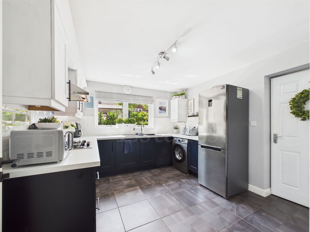 Property photo 3 of 35