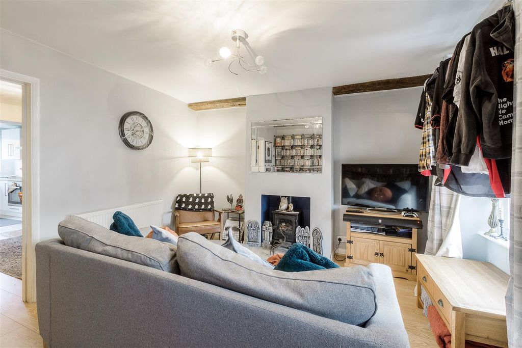 Property photo 2 of 12 Living Room