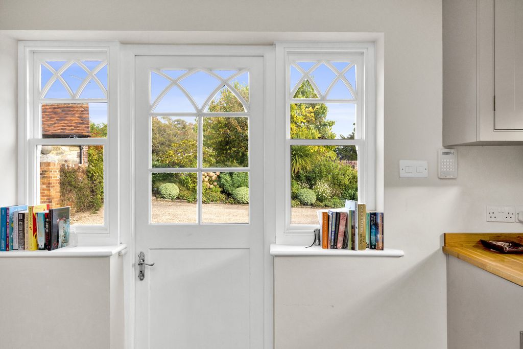 Property photo 3 of 29