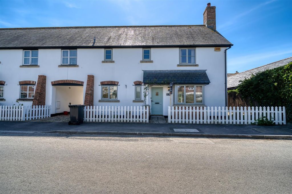 Property photo 1 of 10 Front