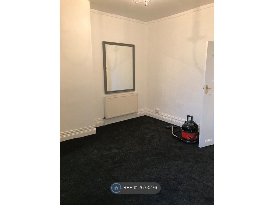 Property photo 2 of 12 Lounge