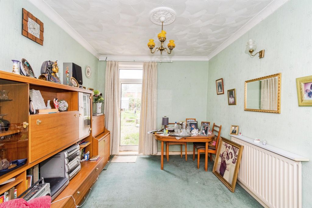 Property photo 2 of 20