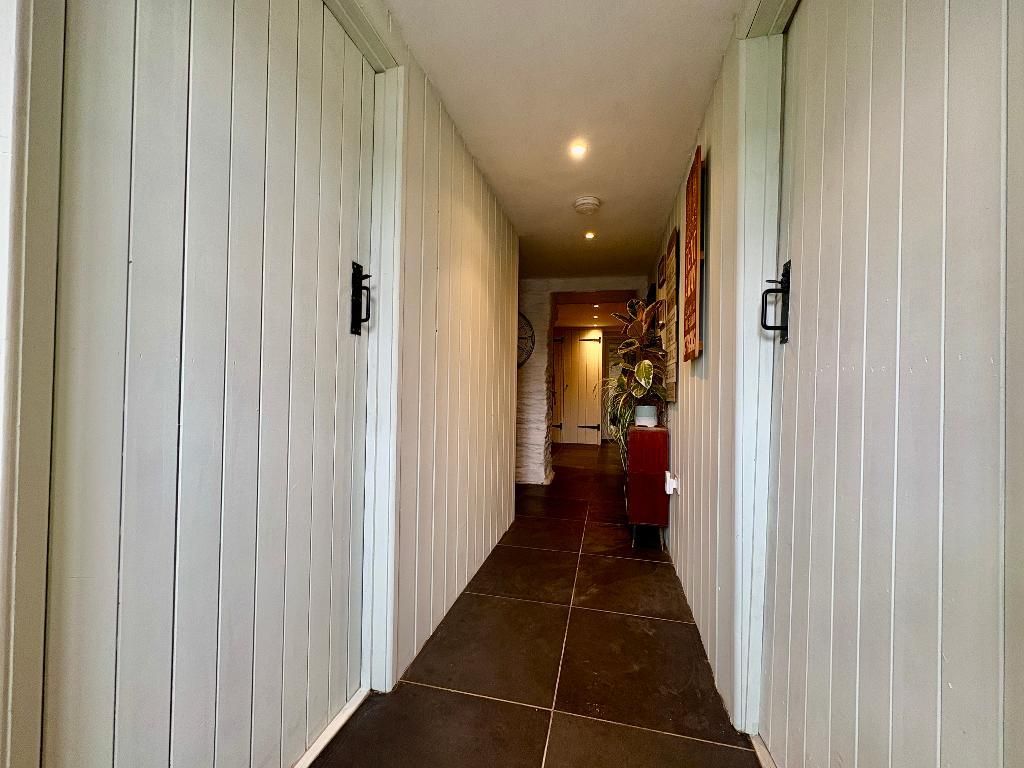 Property photo 3 of 31 Hallway