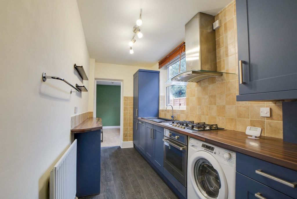 Property photo 3 of 21