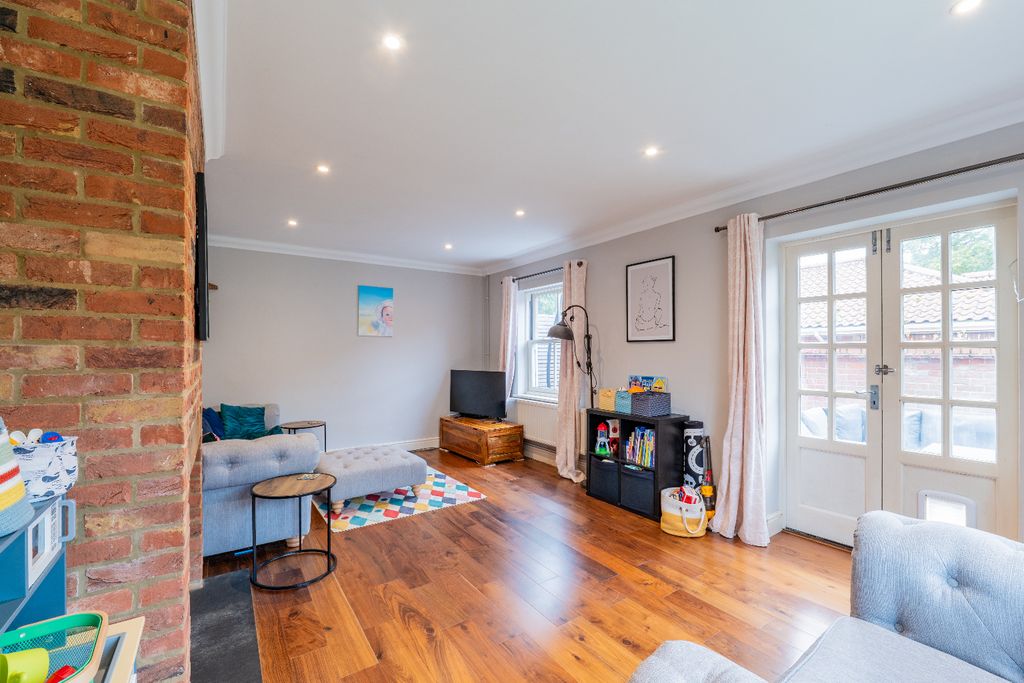 Property photo 3 of 21 4525886