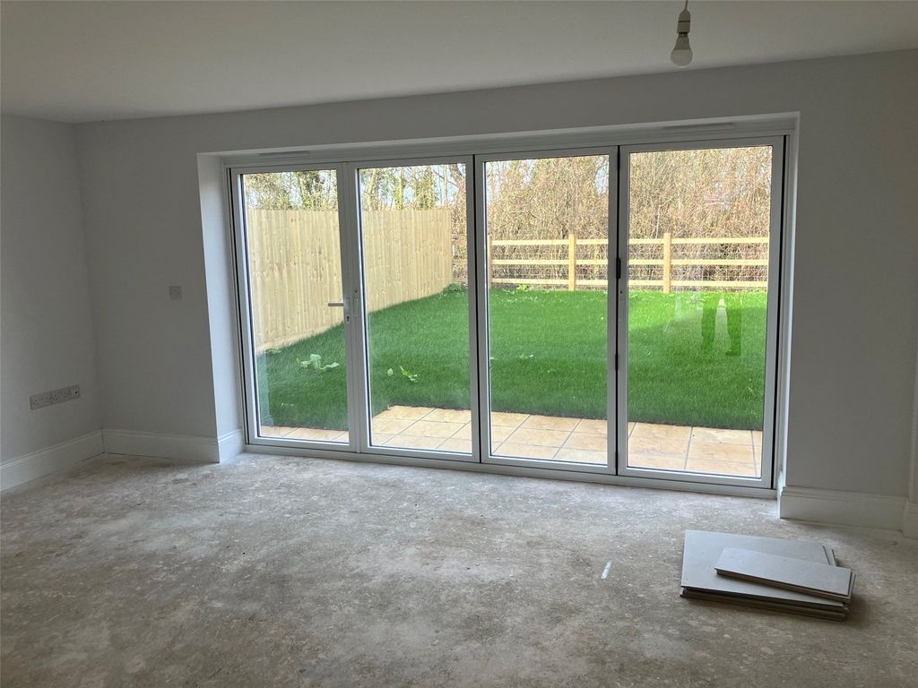 Property photo 3 of 7 Picture No. 10