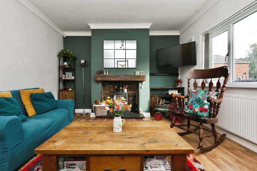 Property photo 3 of 17