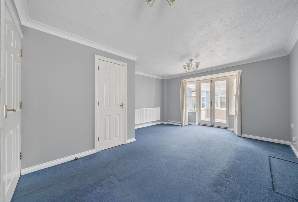 Property photo 2 of 16 1404957-15-697898...