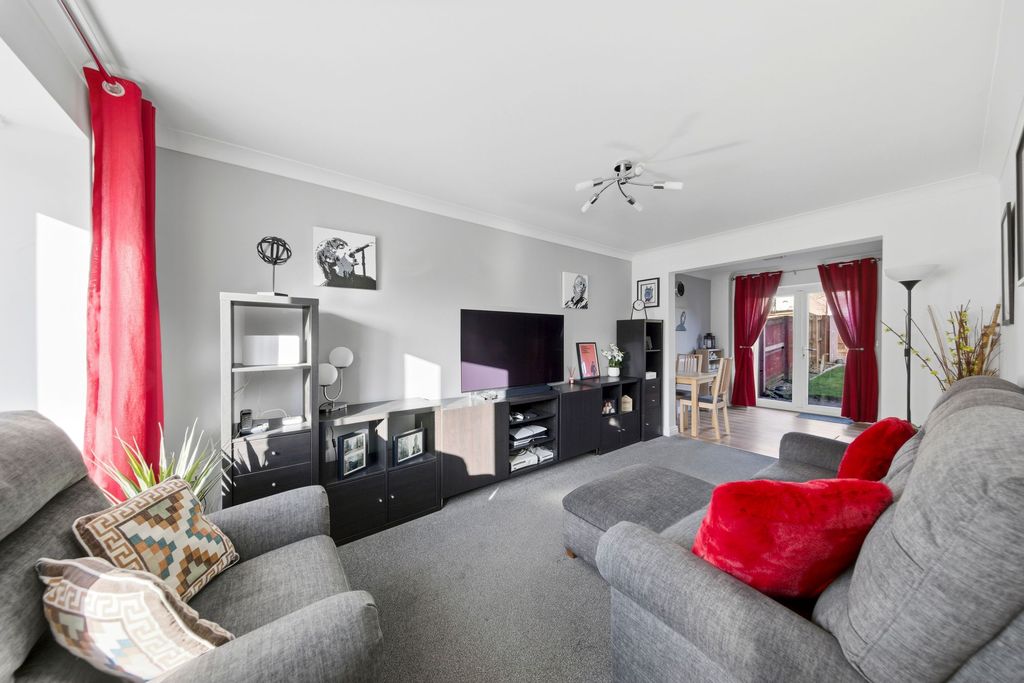 Property photo 2 of 21