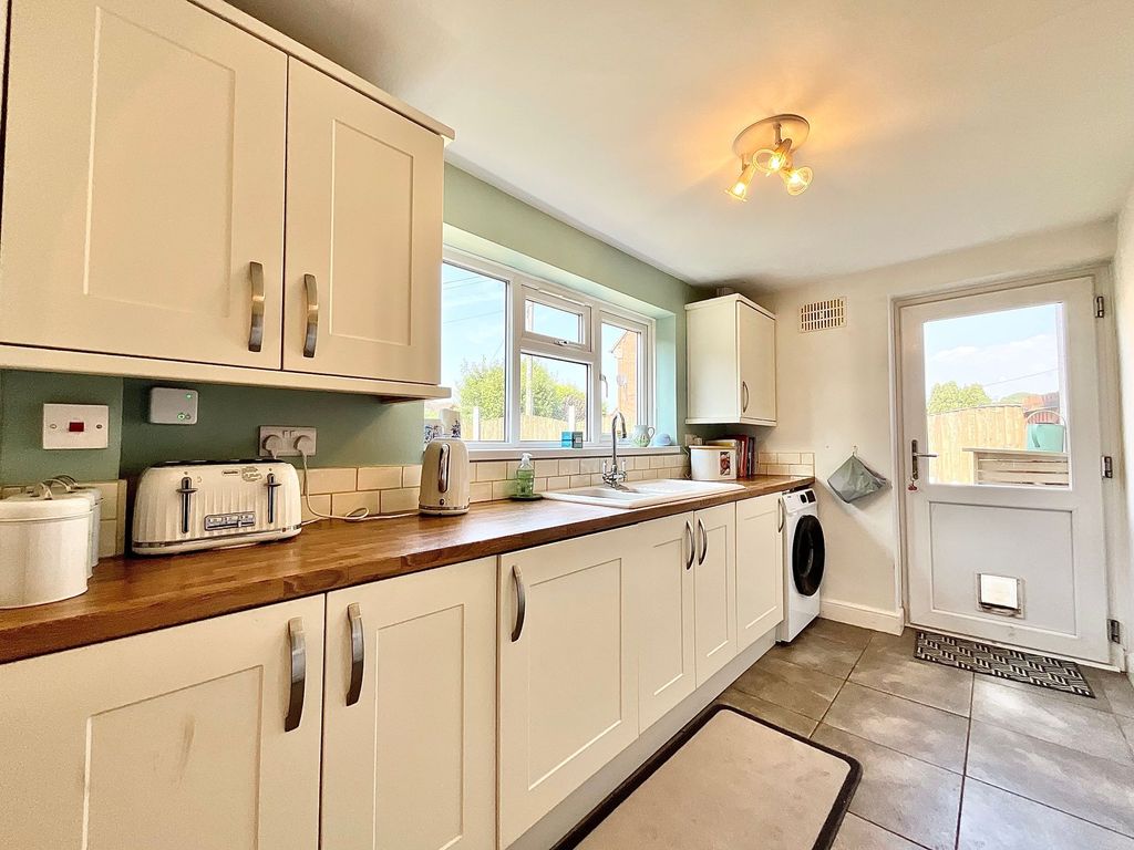 Property photo 3 of 44