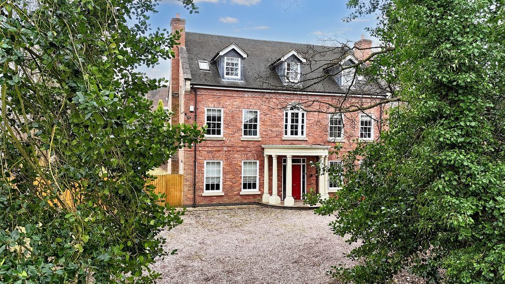 Property photo 1 of 35