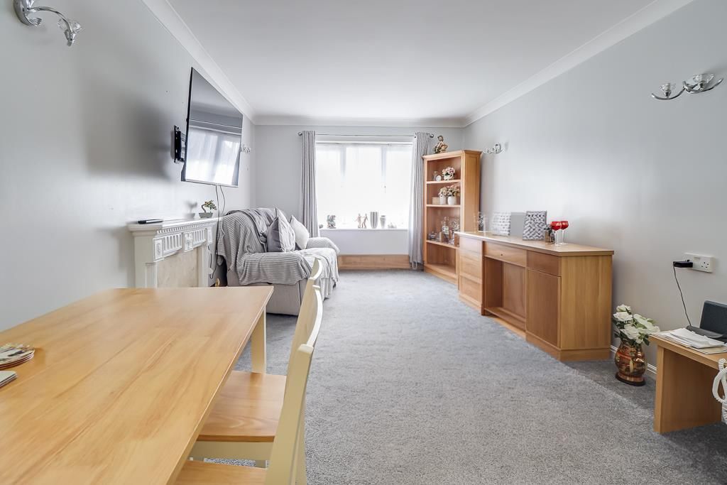 Property photo 3 of 18 Lounge/Diner