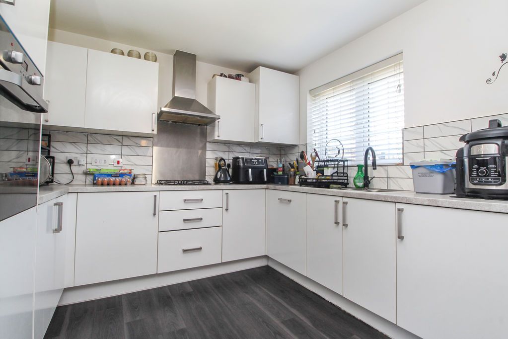 Property photo 2 of 17 Kitchen