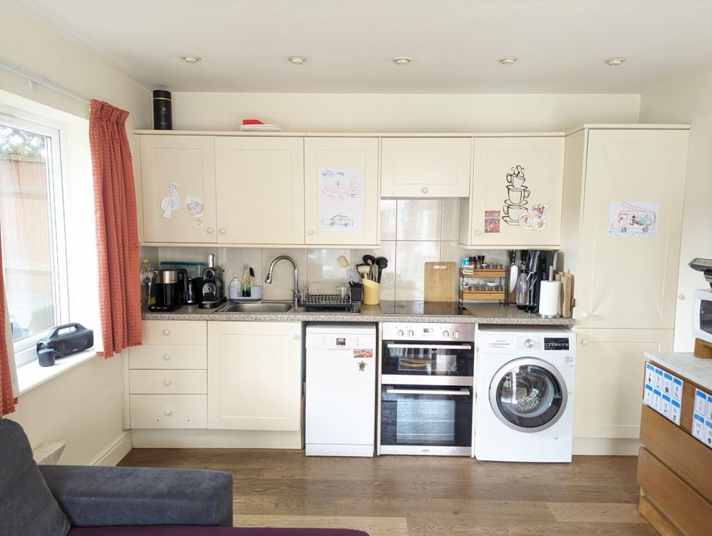 Property photo 3 of 9
