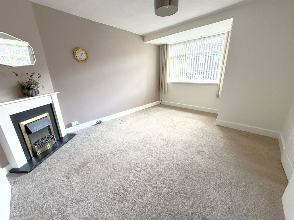 Property photo 2 of 21 Picture No. 14