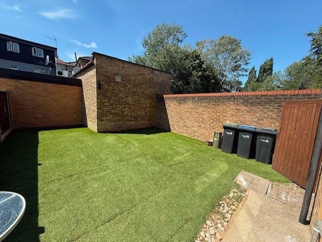 Property photo 3 of 8