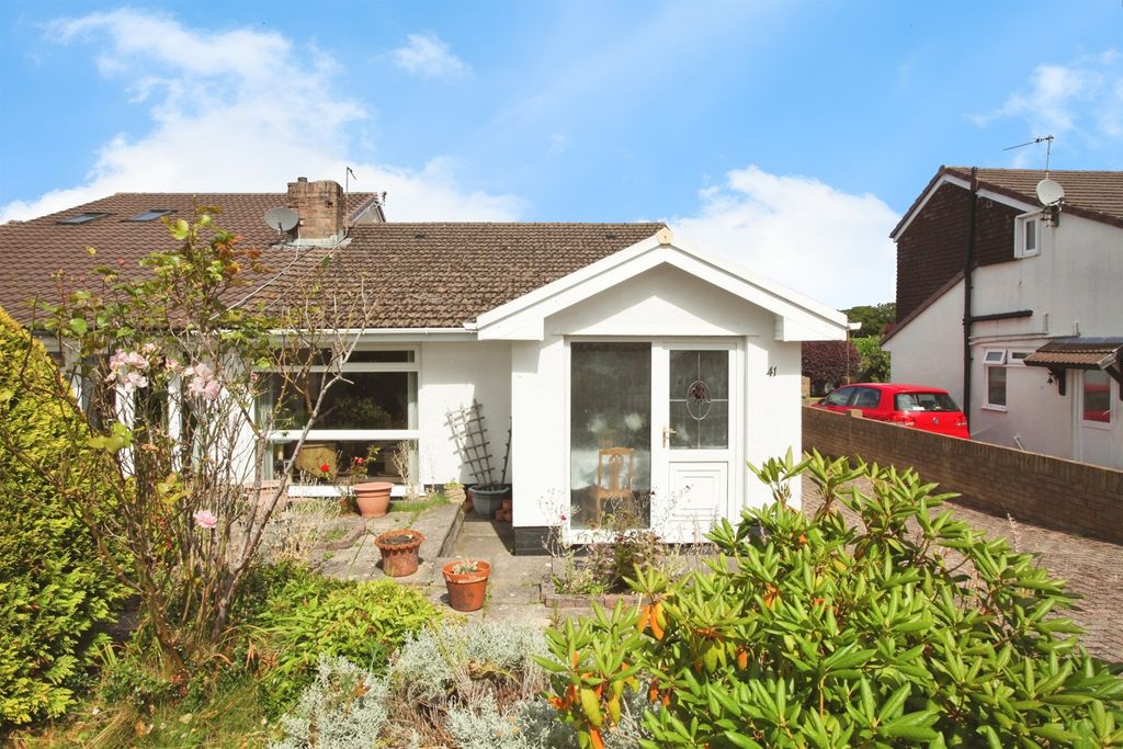 Property photo 2 of 16
