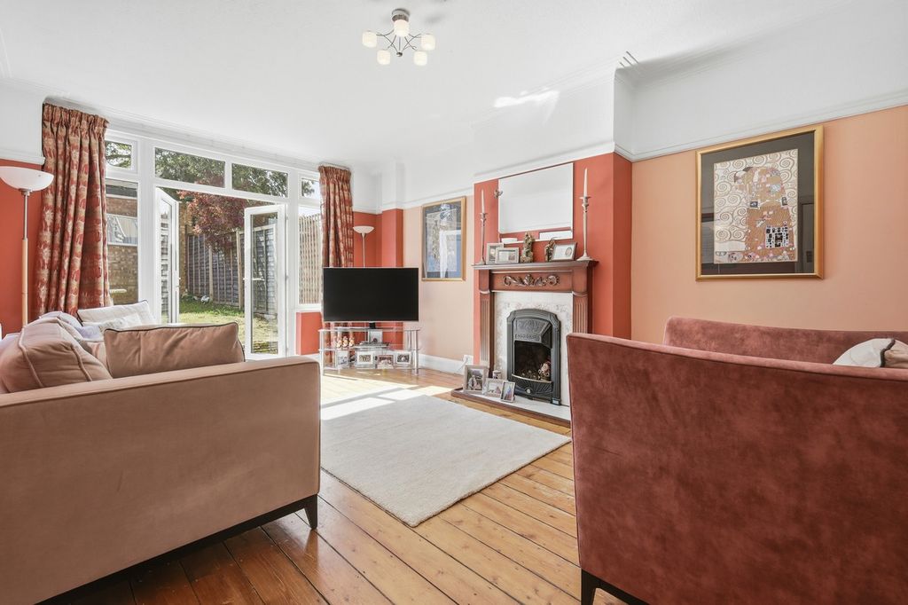 Property photo 2 of 11